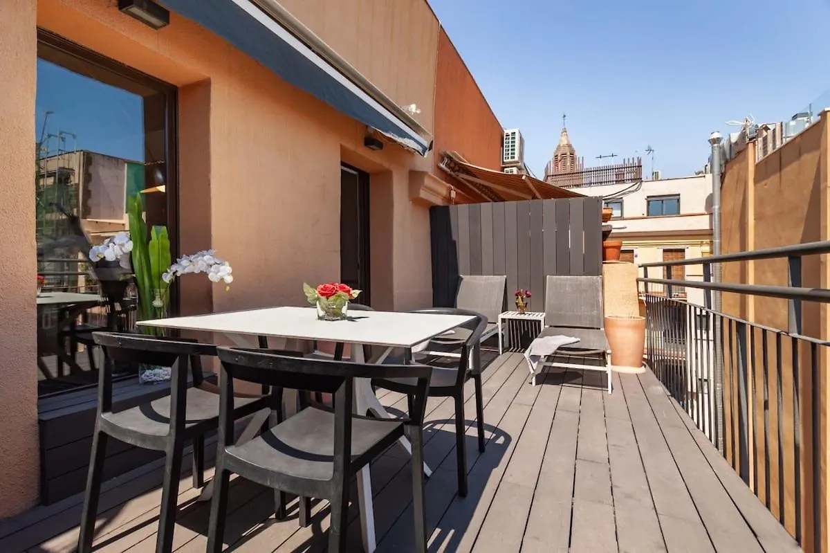 Apartment 3-Bedroom Penthouse With Terrace In Eixample Barcelona