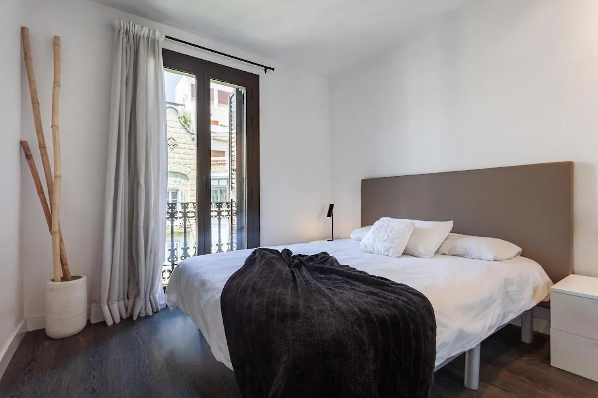 3-Bedroom Penthouse With Terrace In Eixample Barcelona Apartment