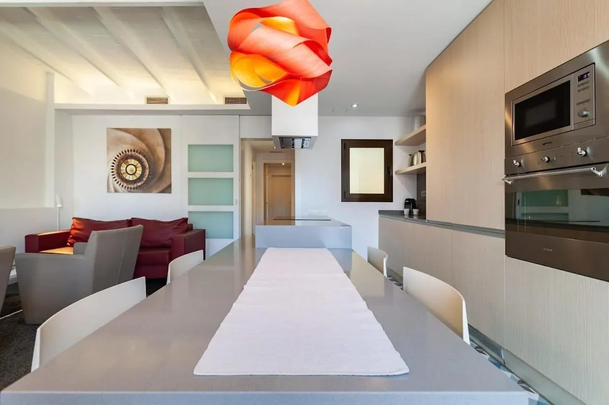 3-Bedroom Penthouse With Terrace In Eixample Barcelona